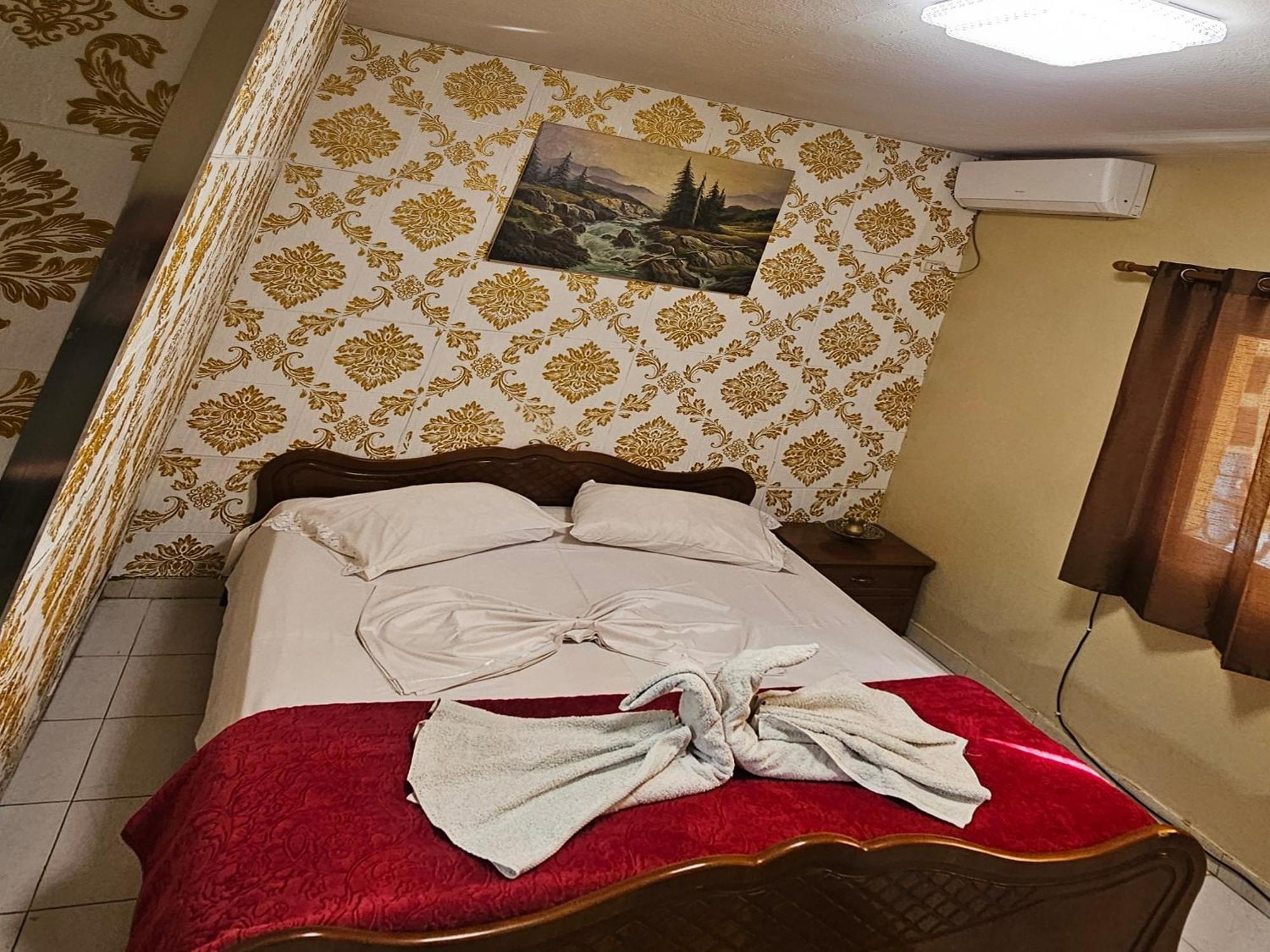 Dafina Hotel Tirana Quarto foto